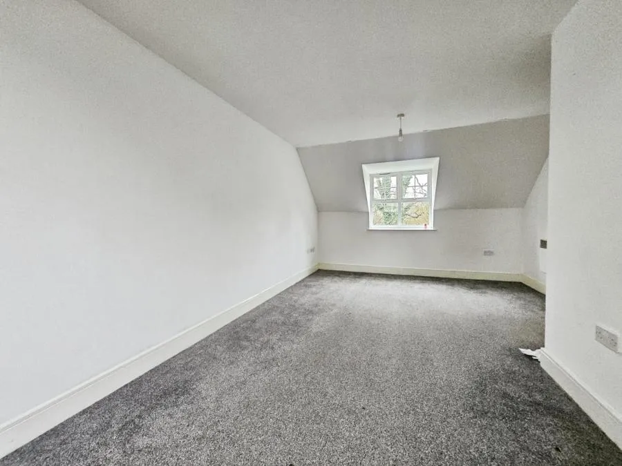 Worth Park Avenue, Crawley, RH10, photo 4