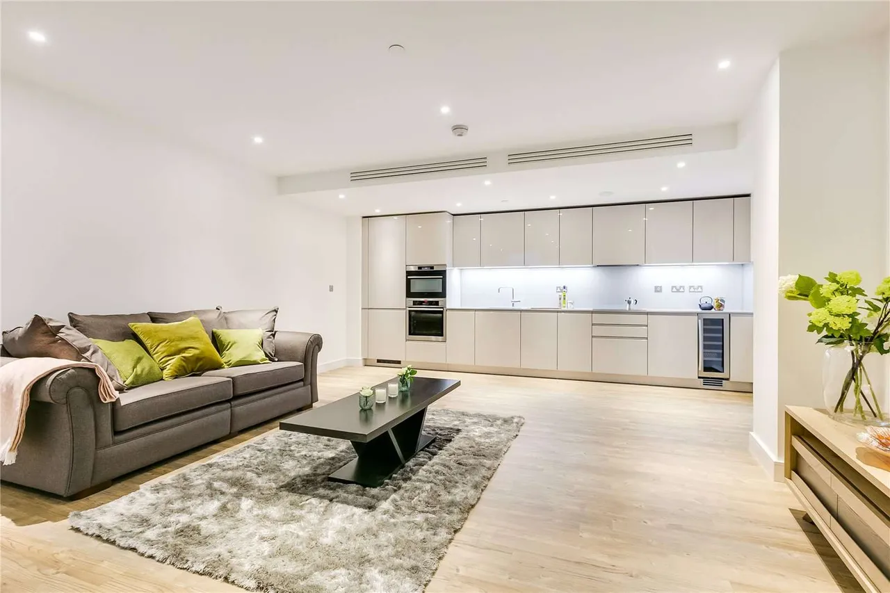 1 bed new development to rent — Wandsworth Road, London, SW8 2FP