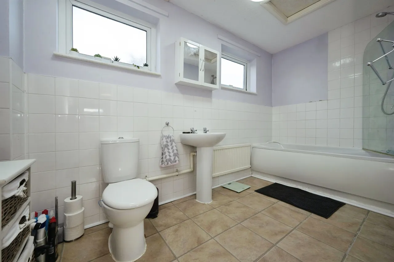 Welland Road, Aylesbury, HP21, photo 14