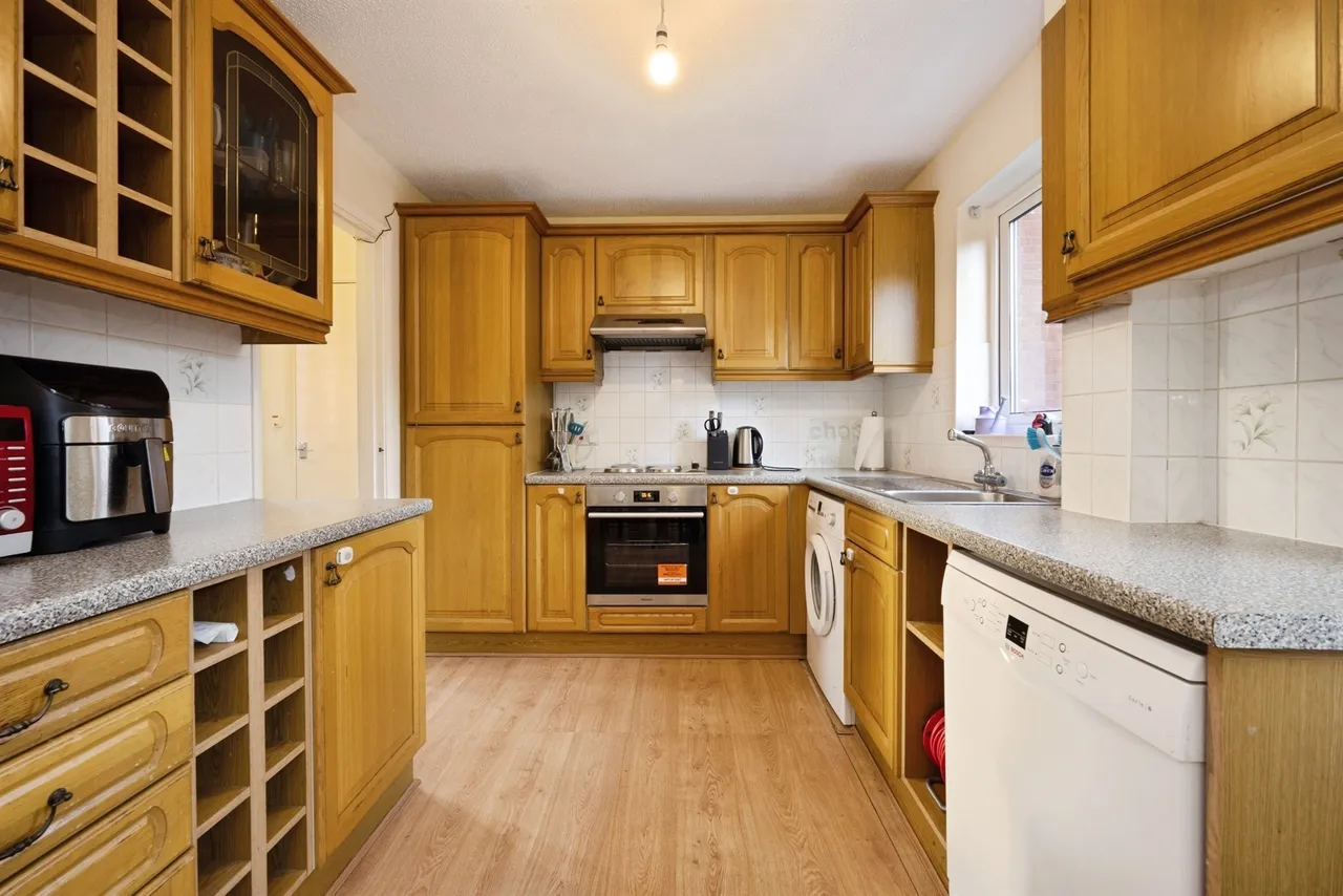 Welland Road, Aylesbury, HP21, photo 2