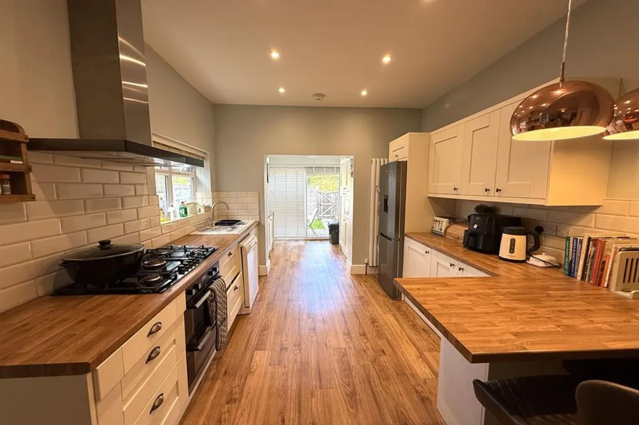 Cranford Avenue, Sale, photo 6