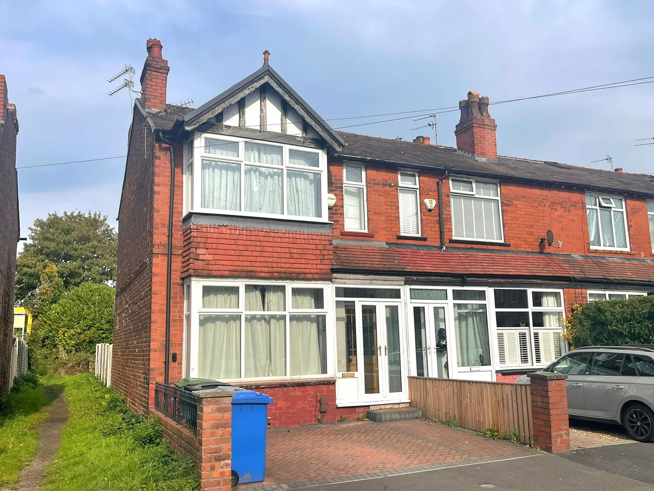3 bed house for sale, Cranford Avenue, Sale