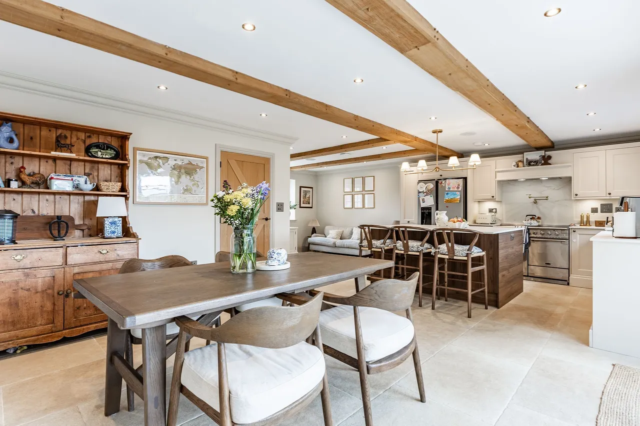 Exceptional Detached Home in Walpole, photo 3