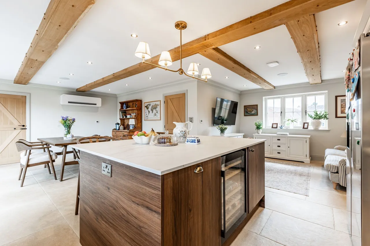Exceptional Detached Home in Walpole, photo 5