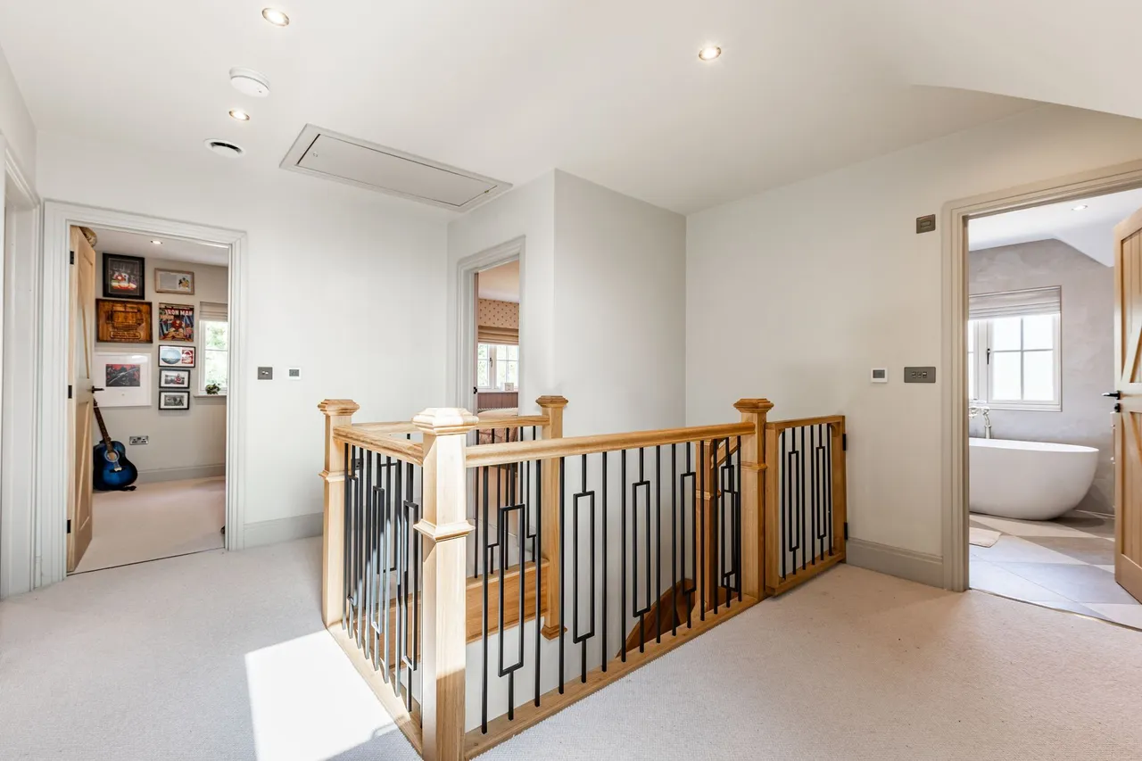 Exceptional Detached Home in Walpole, photo 13