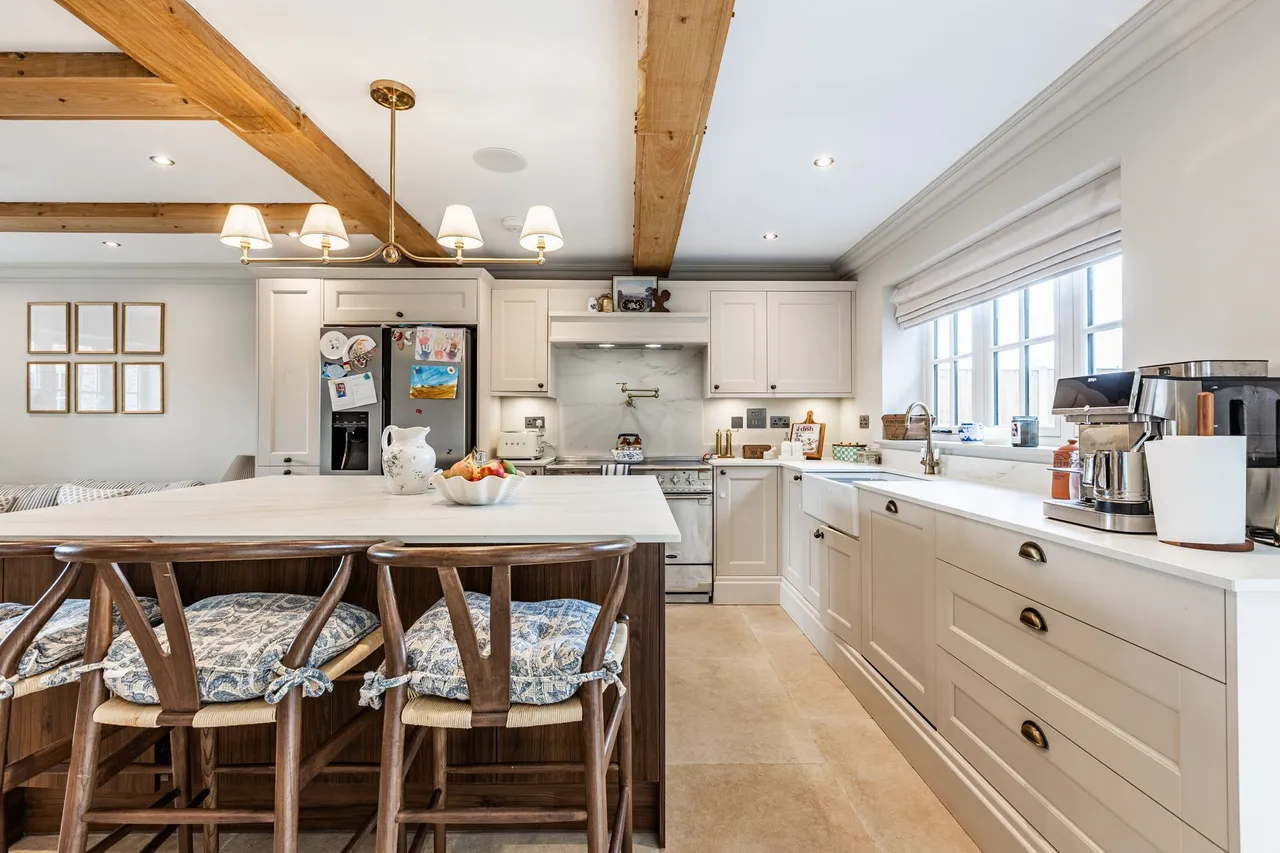 Exceptional Detached Home in Walpole, photo 2
