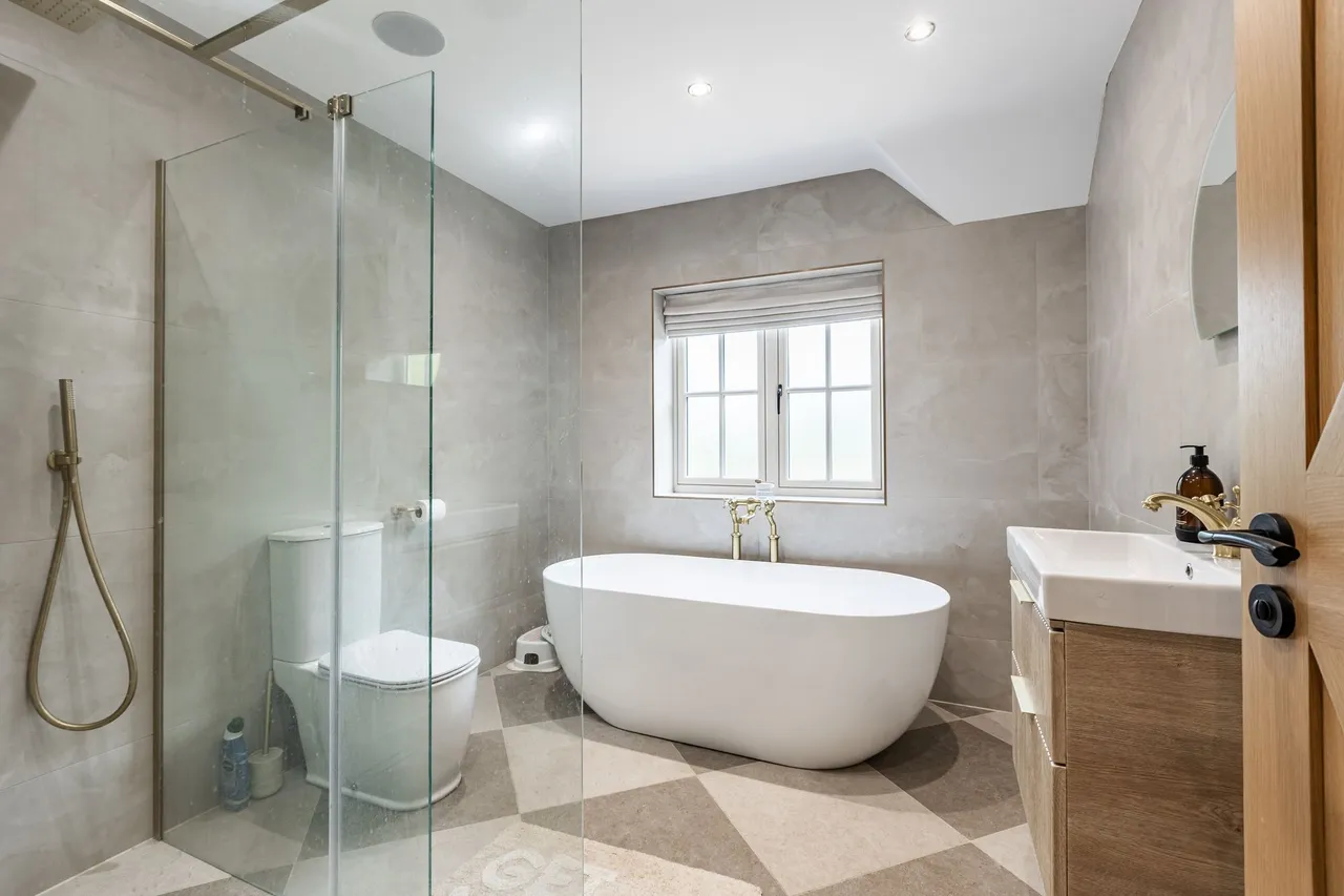 Exceptional Detached Home in Walpole, photo 20