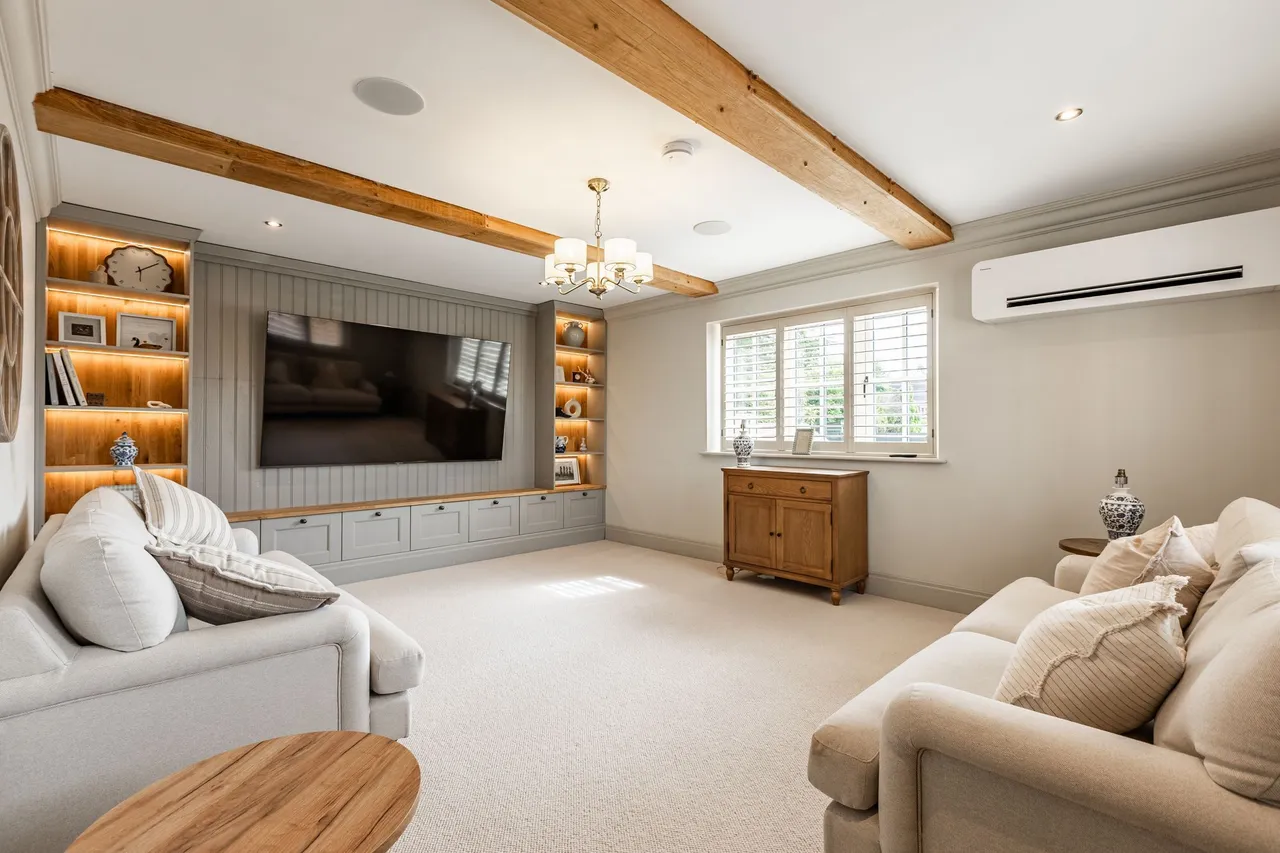 Exceptional Detached Home in Walpole, photo 9