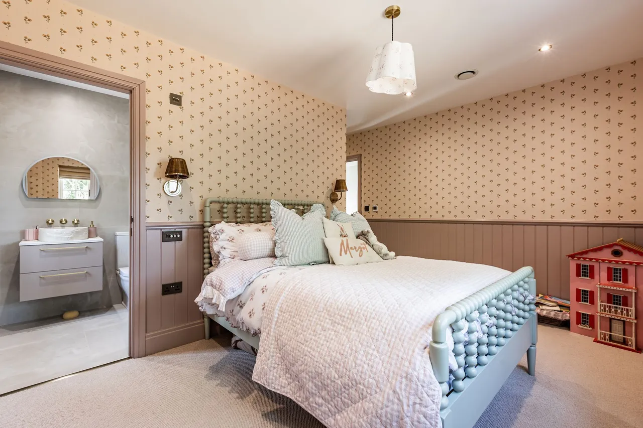 Exceptional Detached Home in Walpole, photo 18