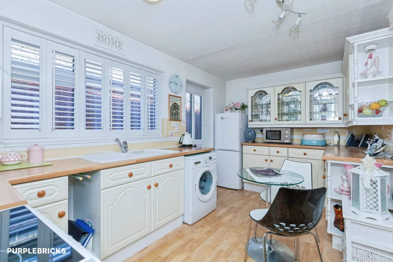 Alan Close, Leicester, LE4, photo 7