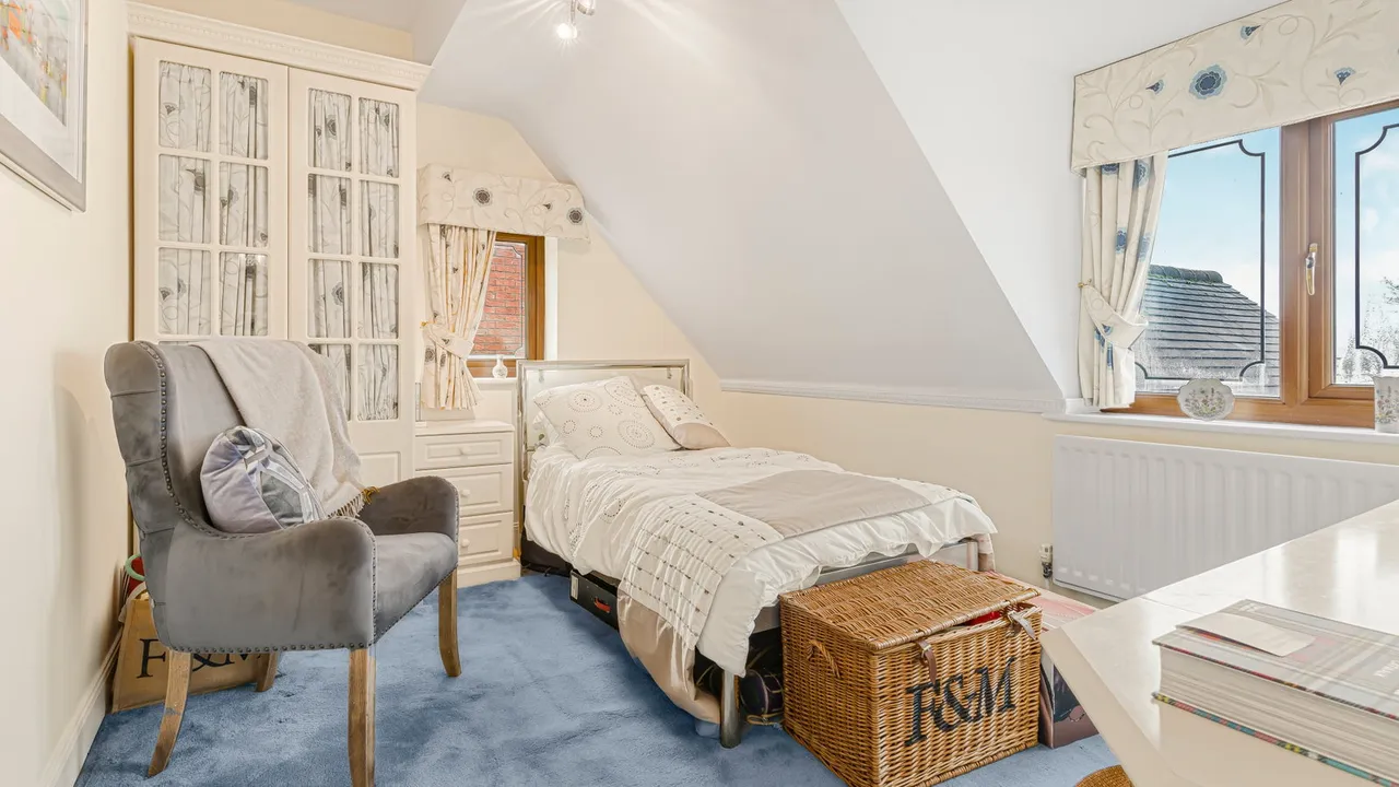 Watling Street, Hints, B78, photo 26