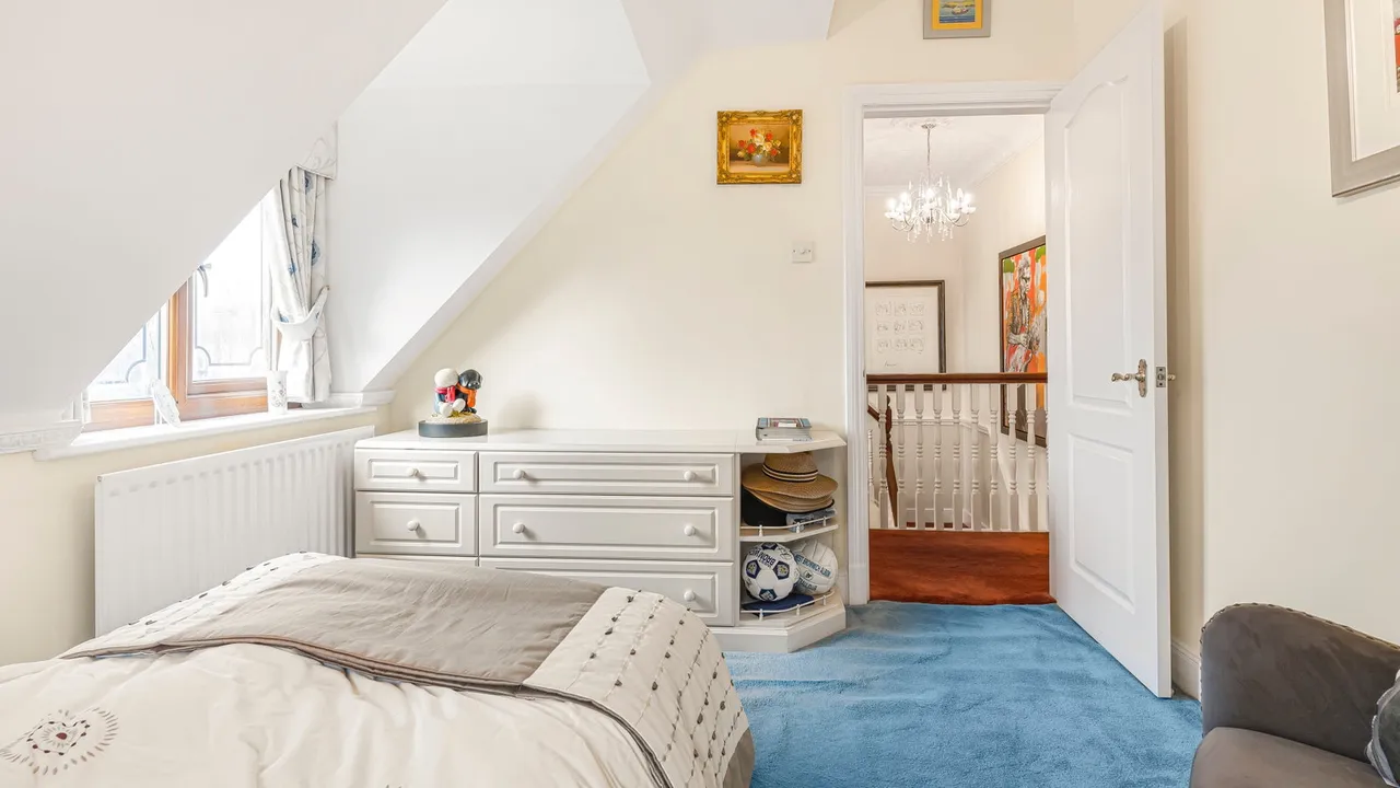 Watling Street, Hints, B78, photo 25
