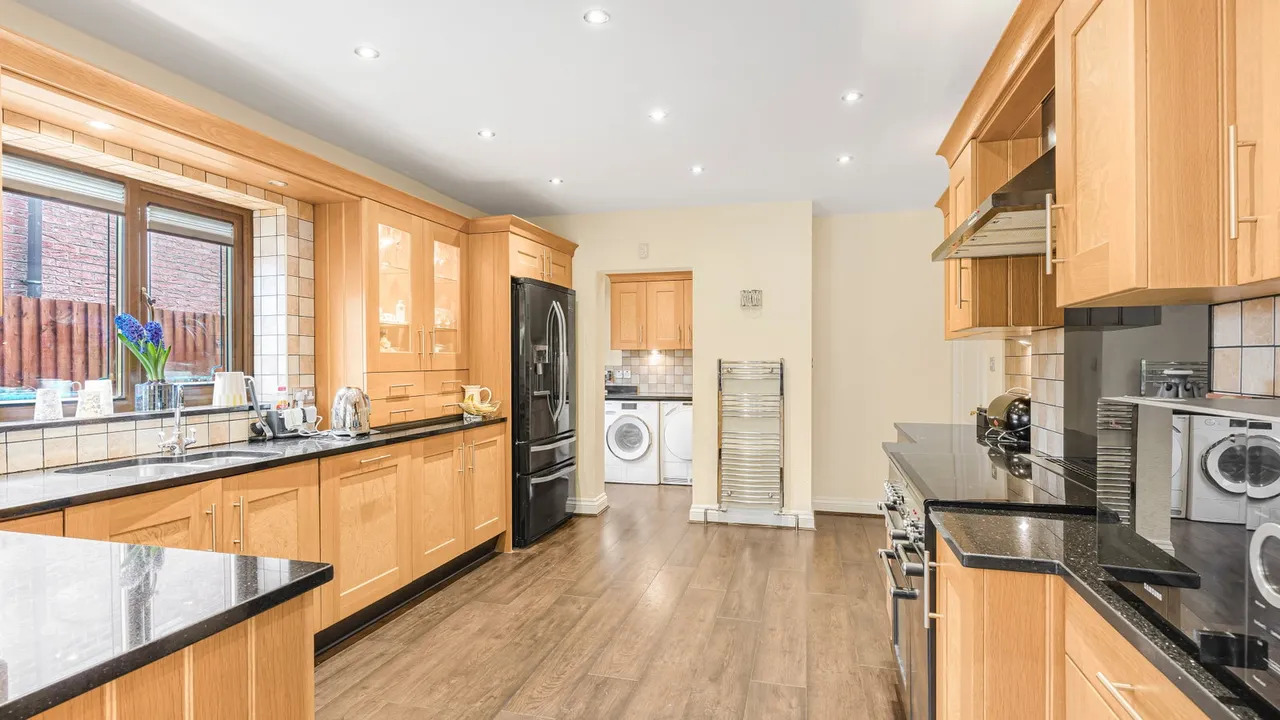 Watling Street, Hints, B78, photo 5