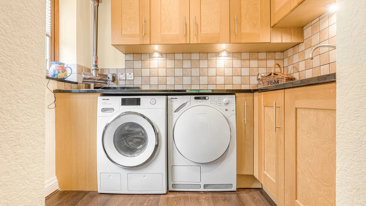 Watling Street, Hints, B78, photo 11