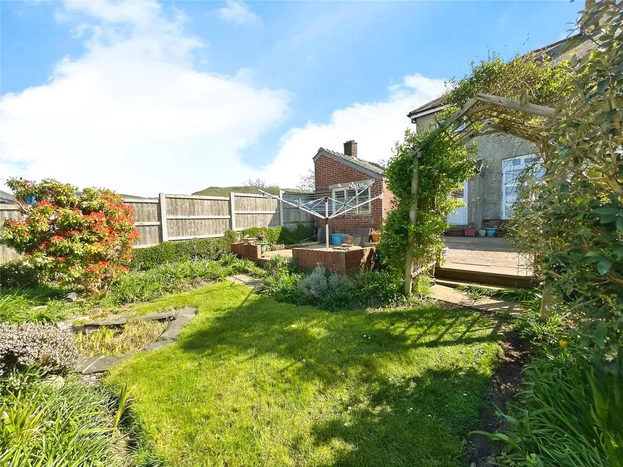 Cleveland Avenue, Tywyn, photo 9