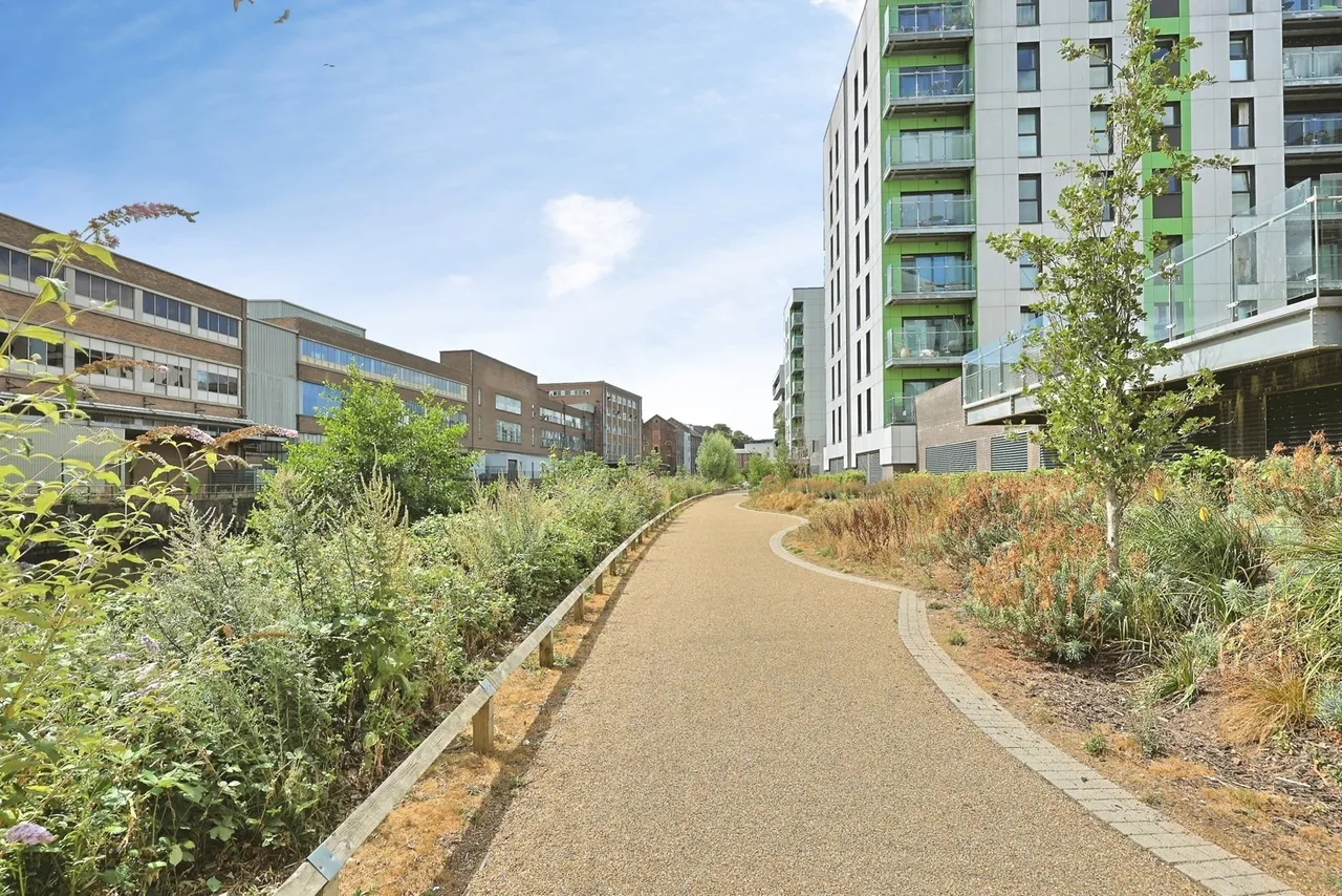 Geoffrey Watling Way, Norwich, Norfolk, NR1, photo 10