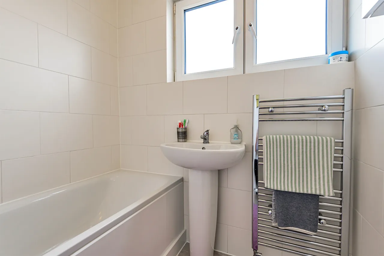 Kingham Close, London, SW18, photo 11
