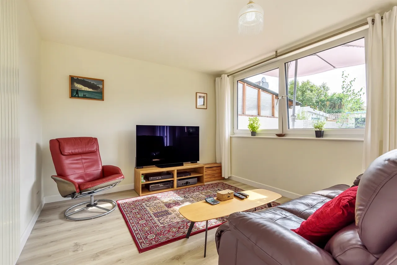 Kingham Close, London, SW18, photo 8
