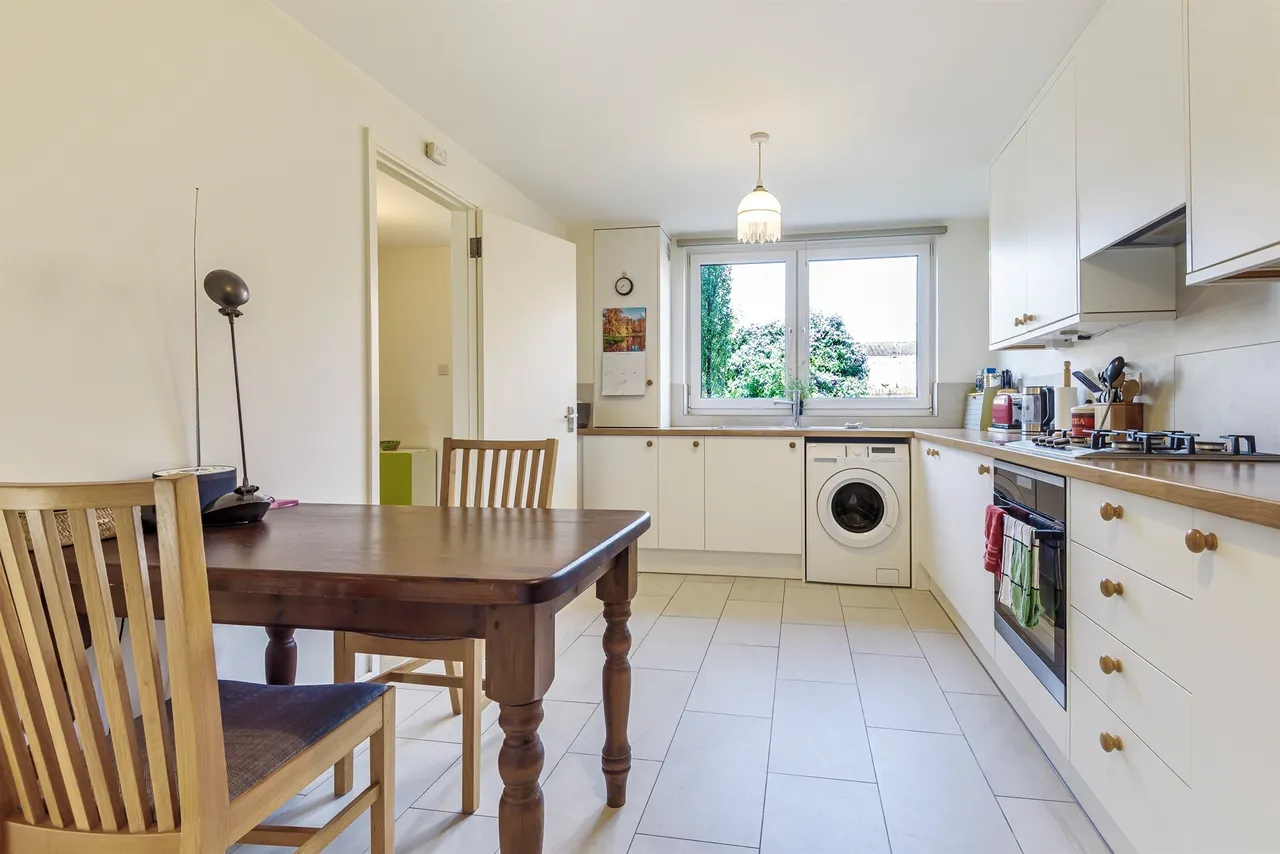 Kingham Close, London, SW18, photo 5