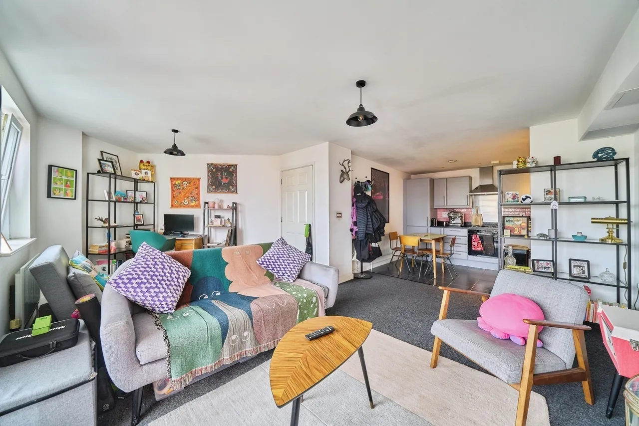 1 bed flat for sale — Pancras Way, London, E3