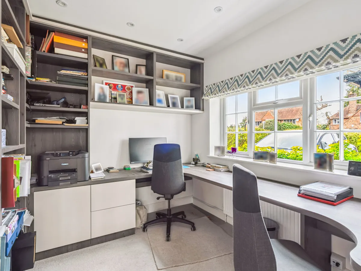 Menin Way, Farnham, GU9, photo 11
