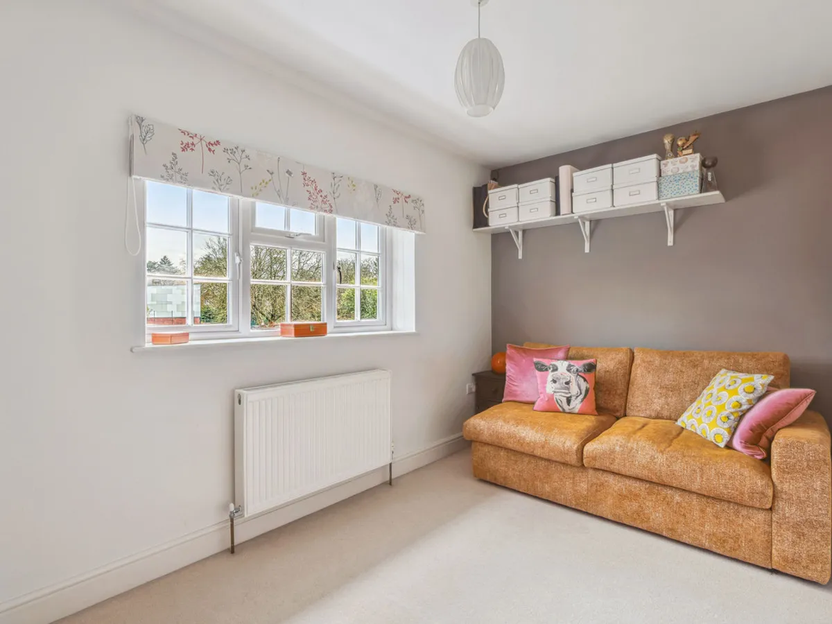 Menin Way, Farnham, GU9, photo 12