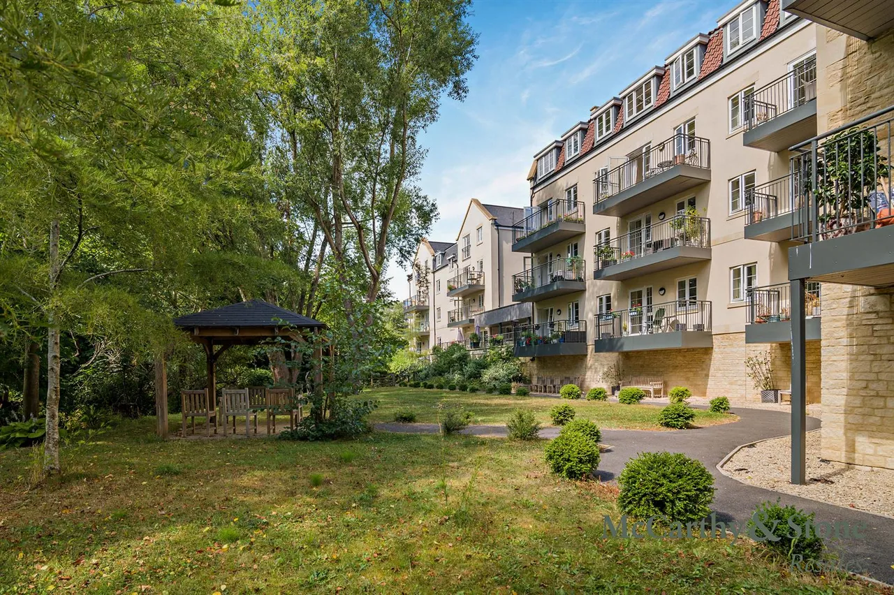 1 bed flat for sale, Gloucester Road, Larkhall, BA1
