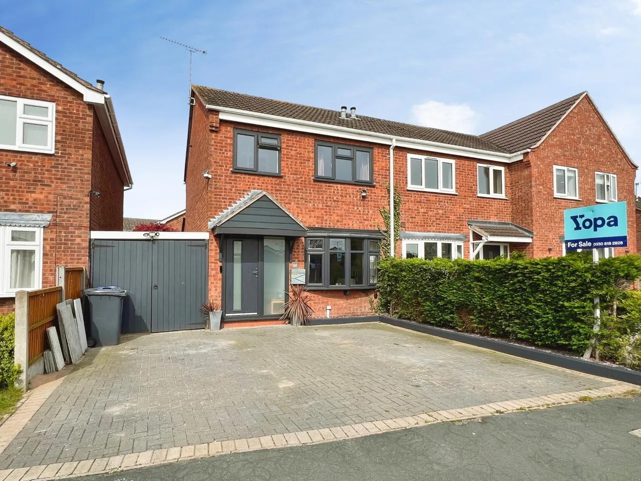 3 bed house for sale, Park Road, Barton-under-Needwood, DE13