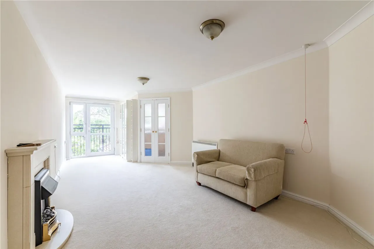 Oyster Lane, Byfleet, West Byfleet, S..., photo 2