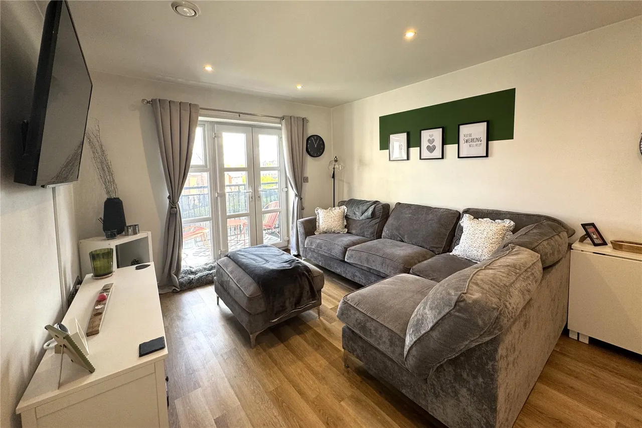 Maybery House, Sopwith Drive, Farnborough, Hampshire, GU14 6GP, photo 9