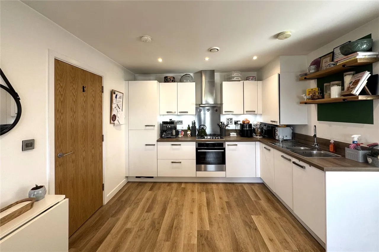 Maybery House, Sopwith Drive, Farnborough, Hampshire, GU14 6GP, photo 3