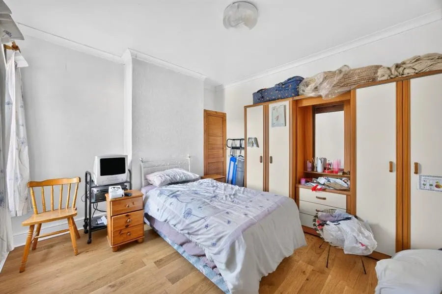 Adelaide Grove, East Cowes, PO32, photo 11