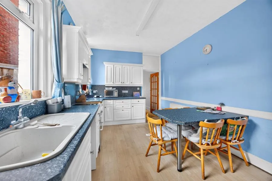 Adelaide Grove, East Cowes, PO32, photo 7