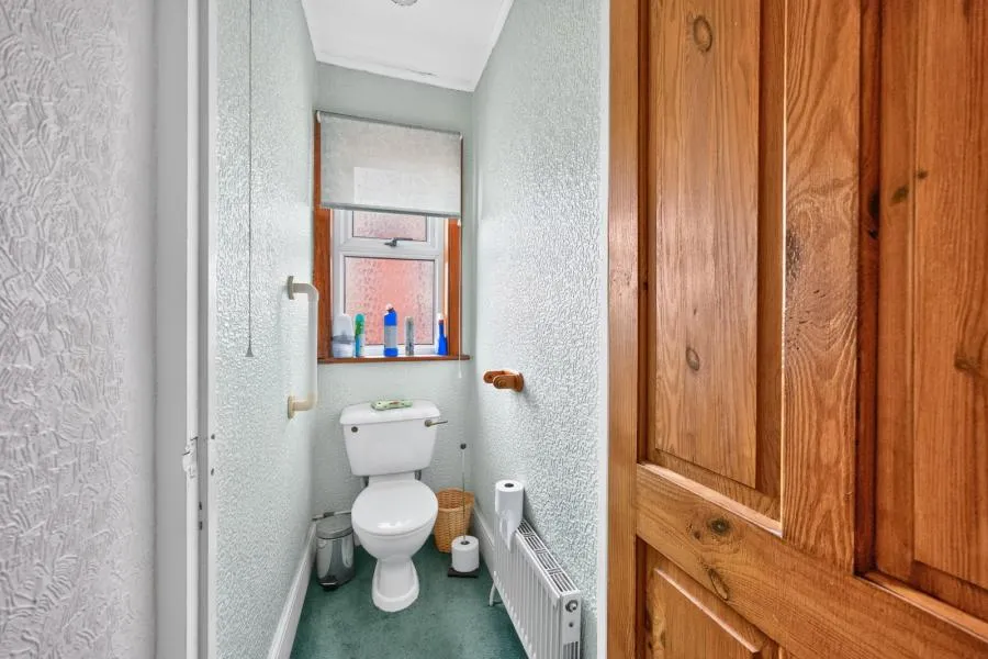 Adelaide Grove, East Cowes, PO32, photo 13