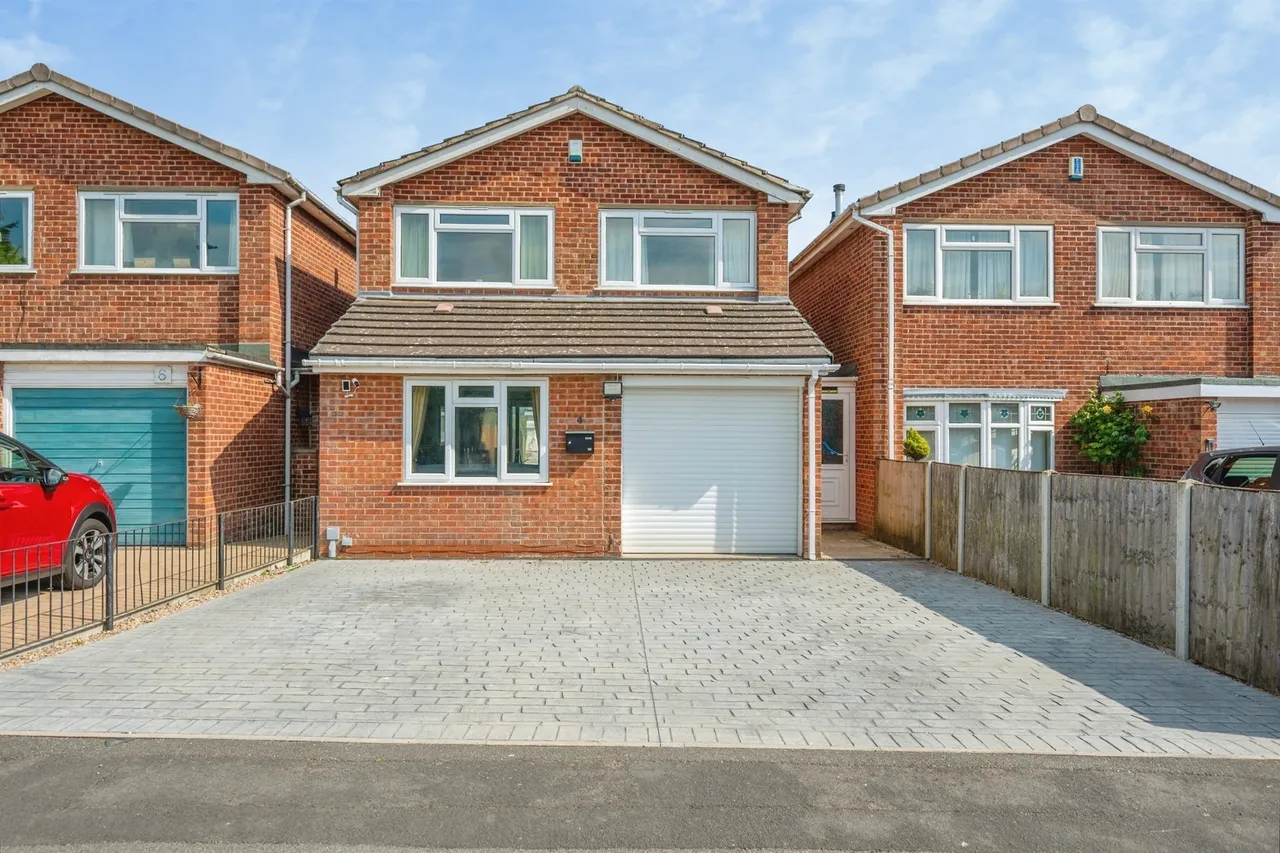 3 bed house for sale — Leslie Close, Littleover, Derby
