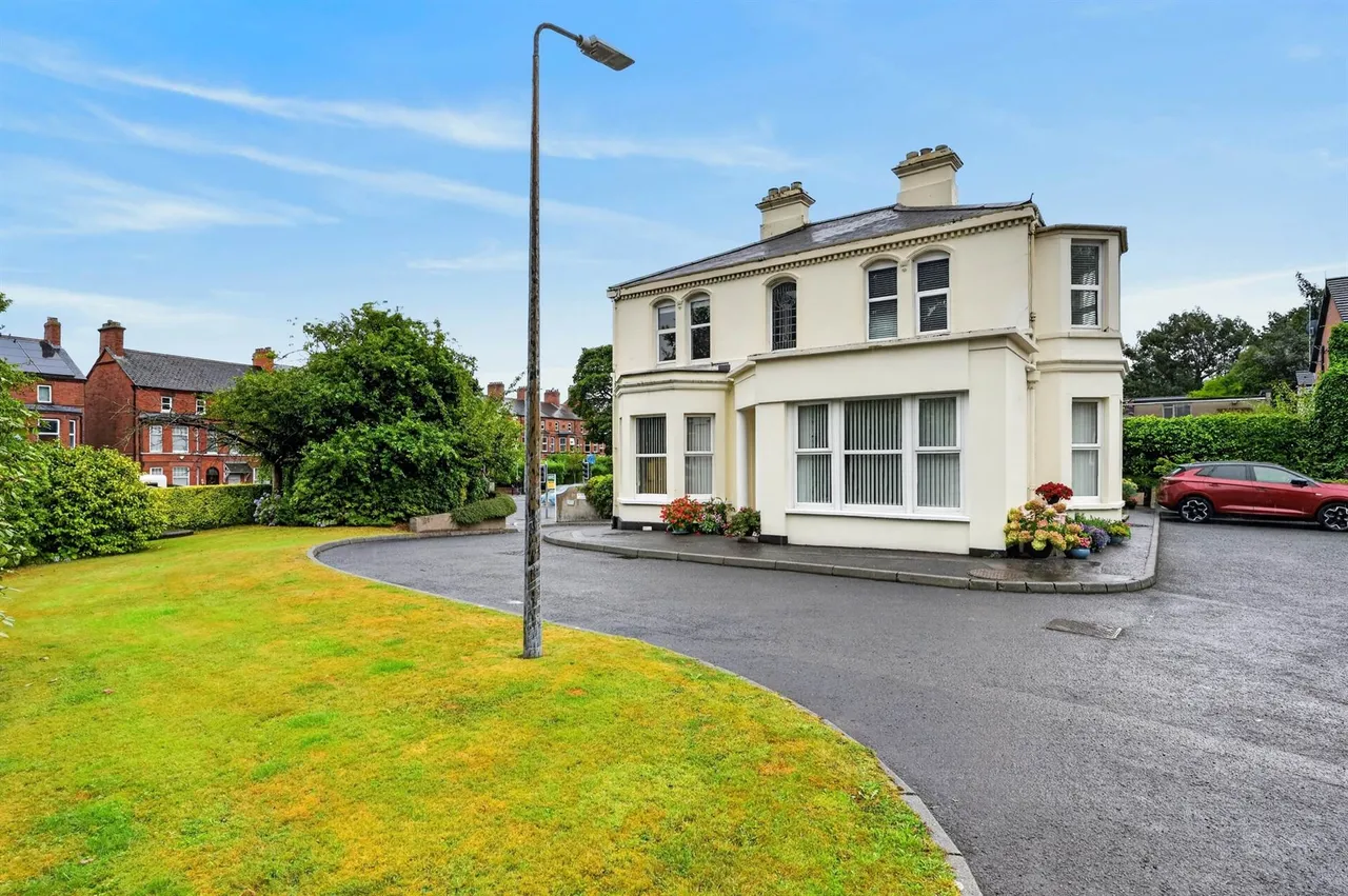 2 bed flat for sale, Wynfield Court, Ballyhackamore, BT5