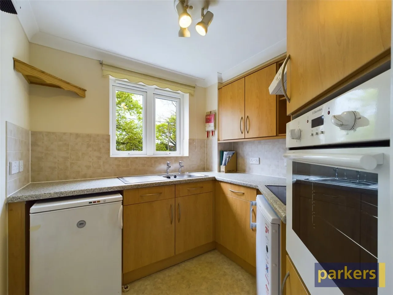 Reading Road, Winnersh, RG41, photo 2