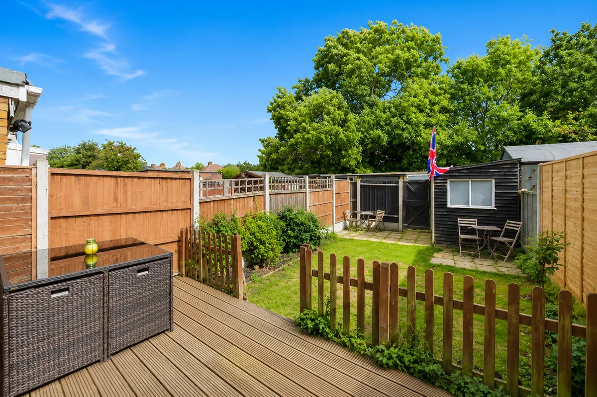Charlotte Gardens, Romford, Romford, RM5 2PS, photo 10