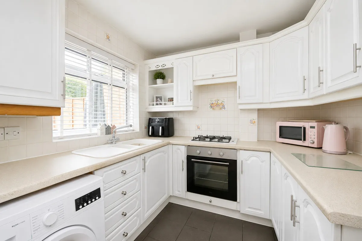 Charlotte Gardens, Romford, Romford, RM5 2PS, photo 7