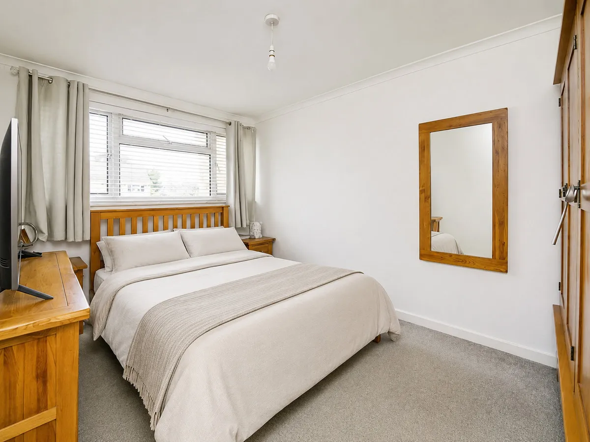 Charlotte Gardens, Romford, Romford, RM5 2PS, photo 2