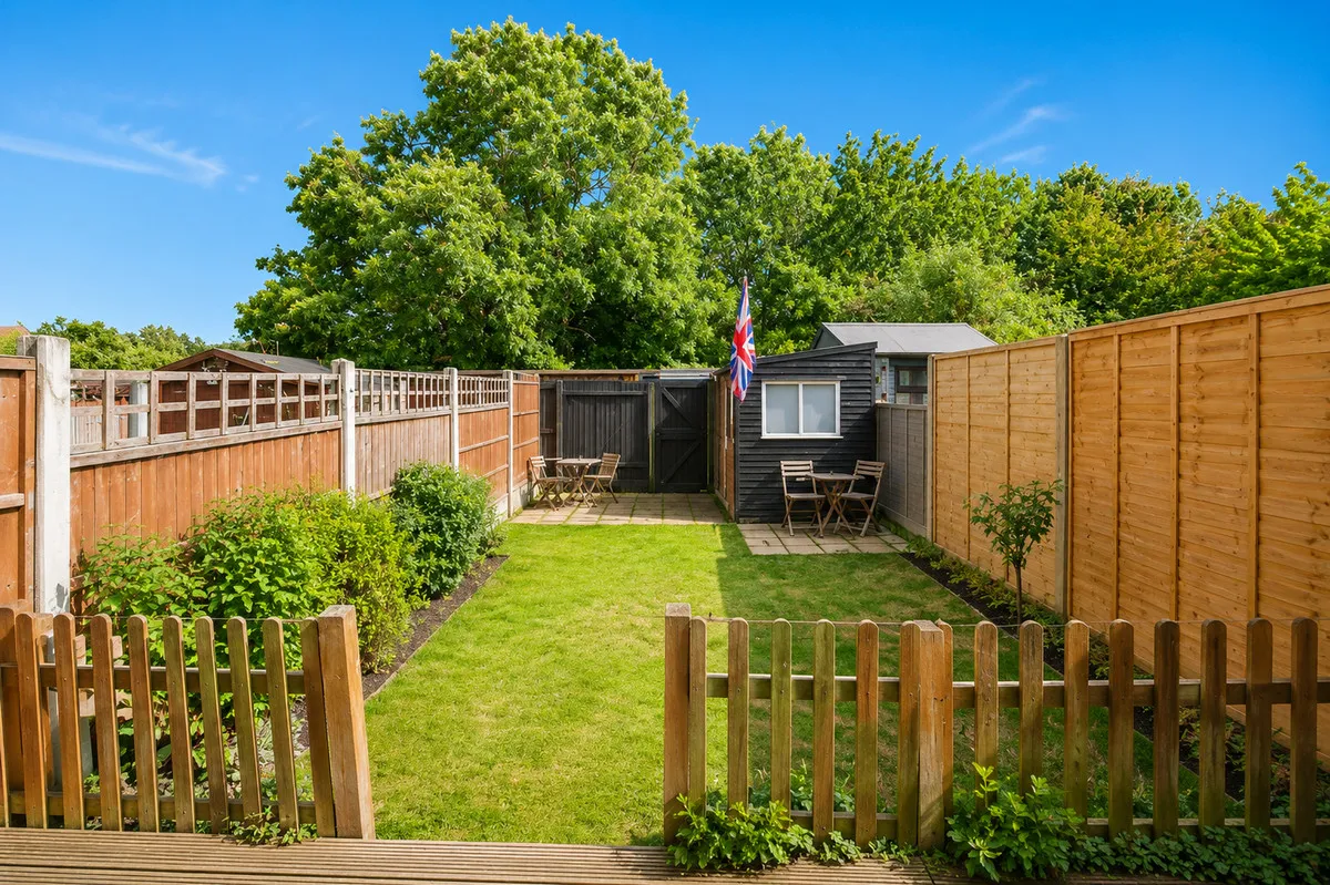 Charlotte Gardens, Romford, Romford, RM5 2PS, photo 4