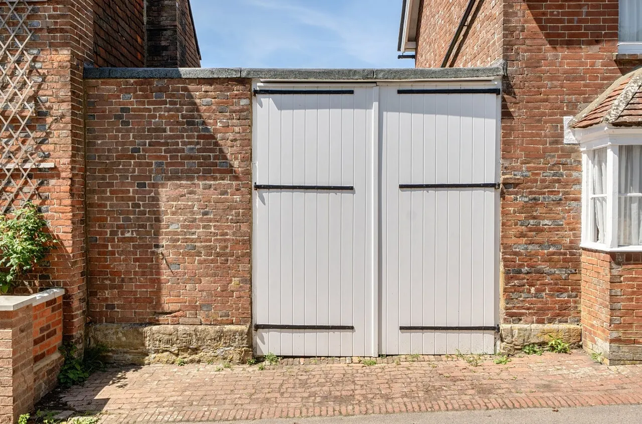 The Street, Dallington, TN21, photo 15