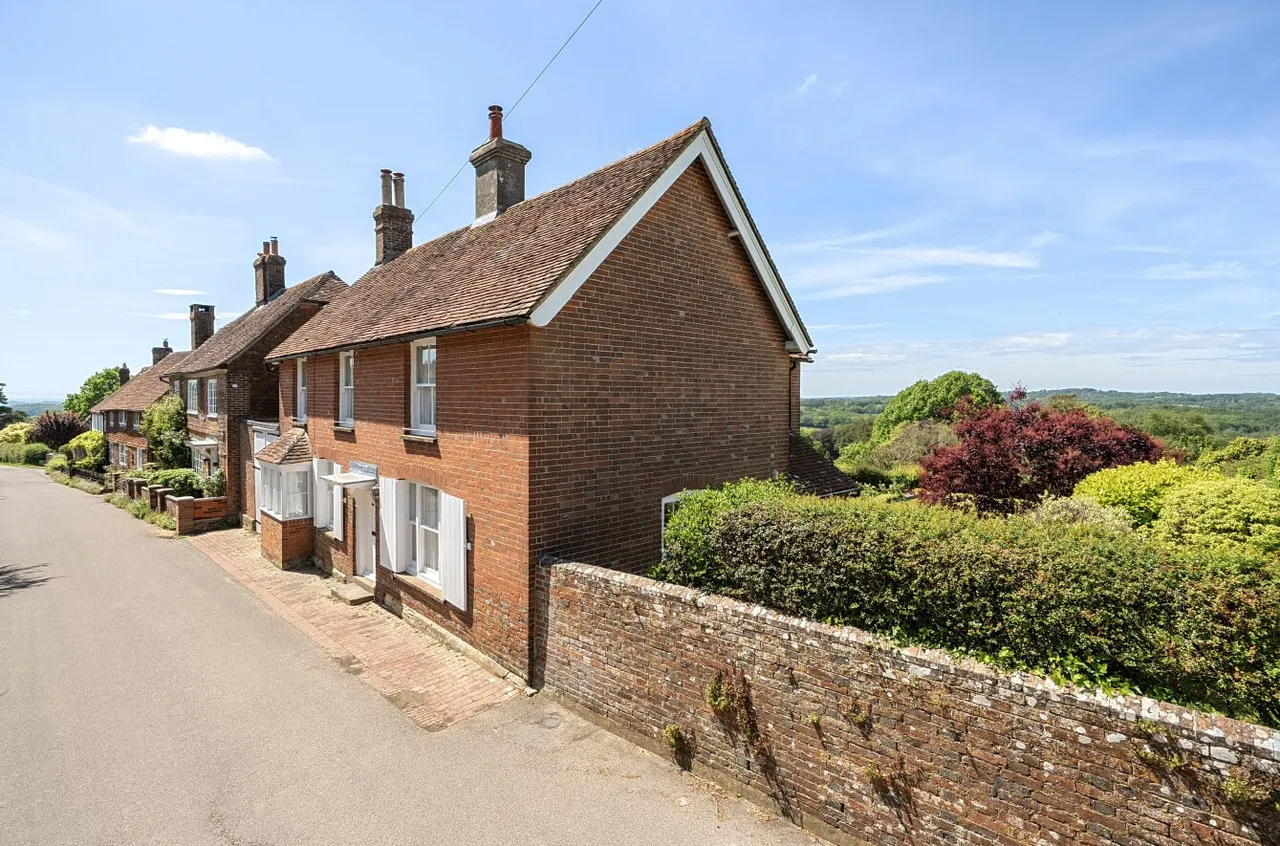The Street, Dallington, TN21, photo 18