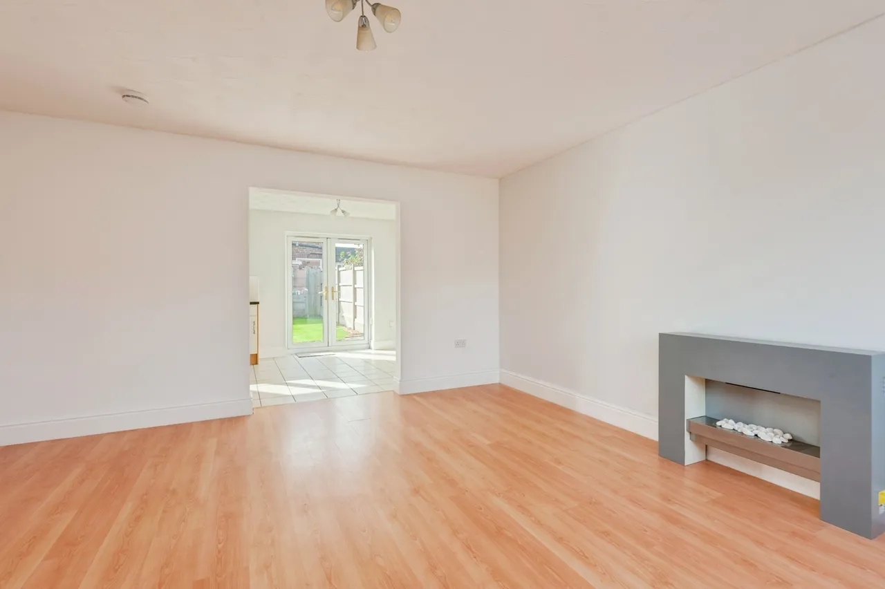 Mosedale Avenue, St. Helens, WA11, photo 5