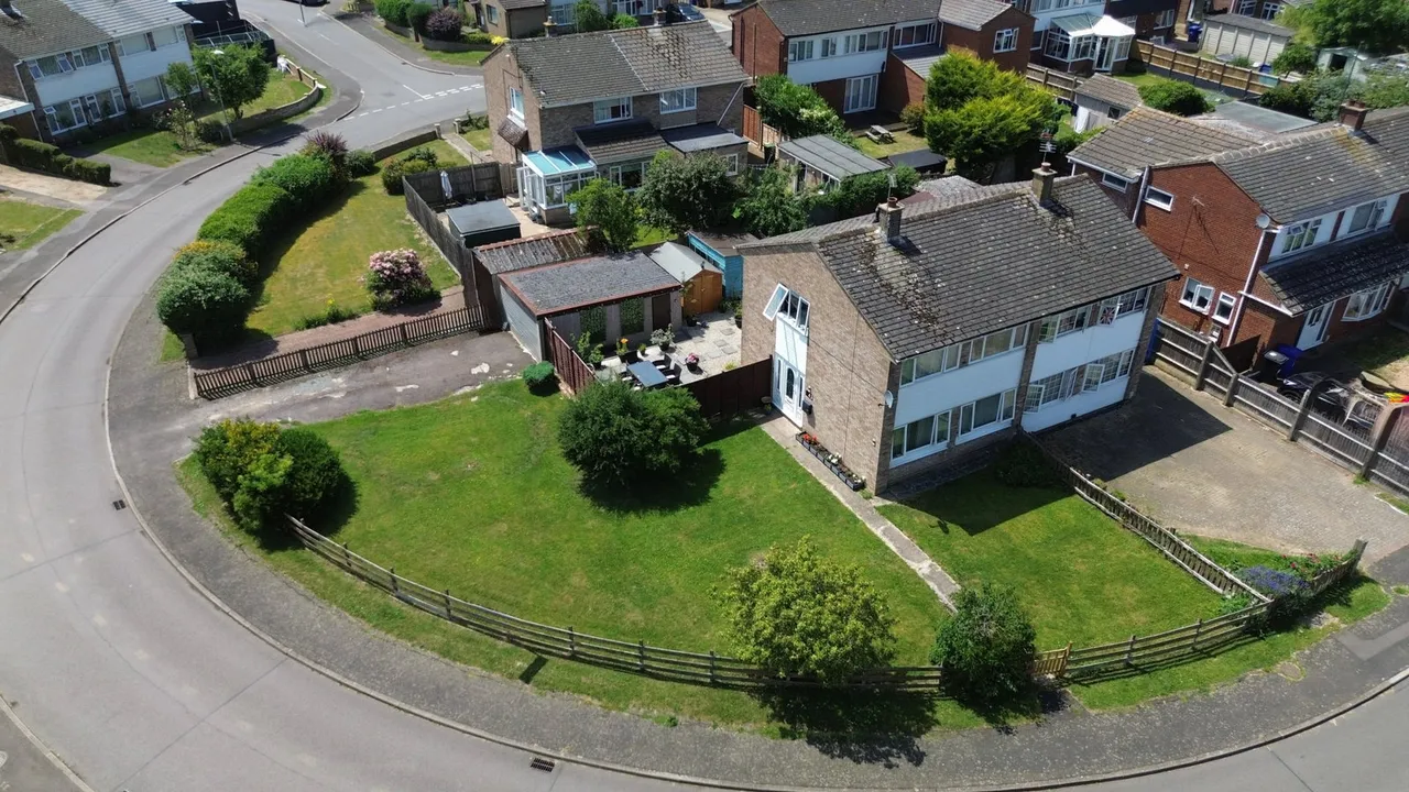 High View, Deanshanger, MK19, photo 2