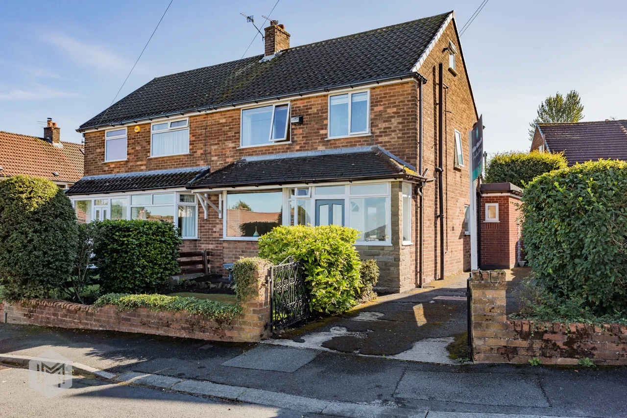 3 bed house for sale — Gleaves Avenue, Bolton, BL2 4ET