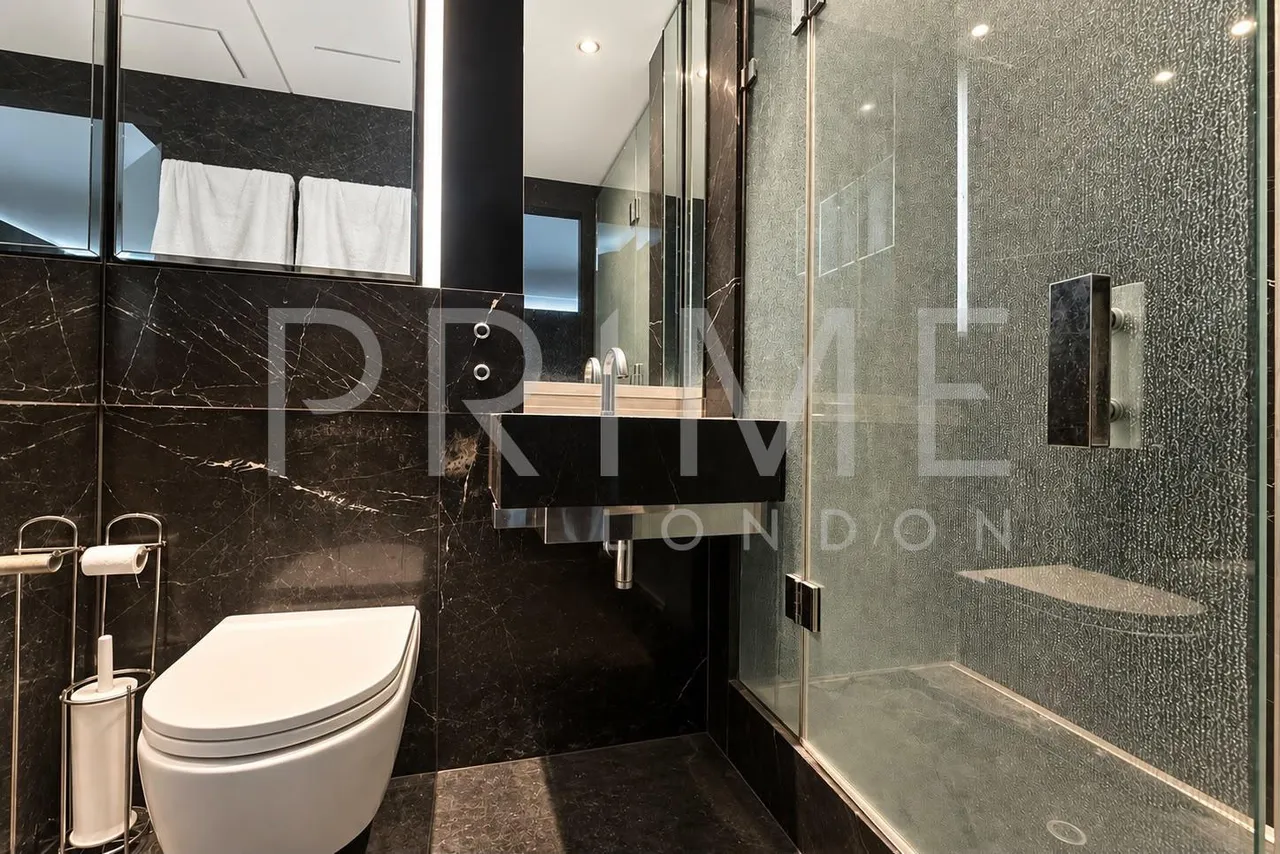 Pan Peninsula East, Canary Wharf, E14, photo 6