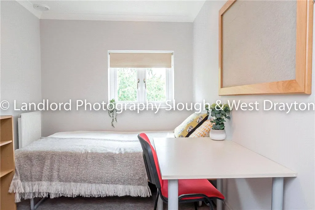 Broomfield, Guildford, GU2, photo 12