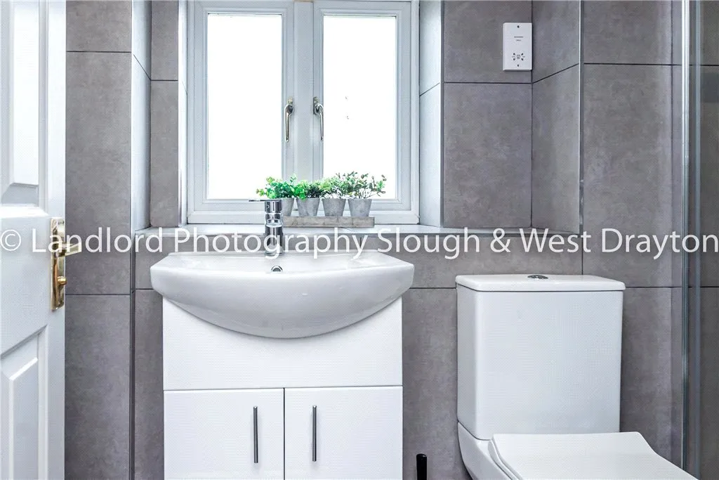 Broomfield, Guildford, GU2, photo 8