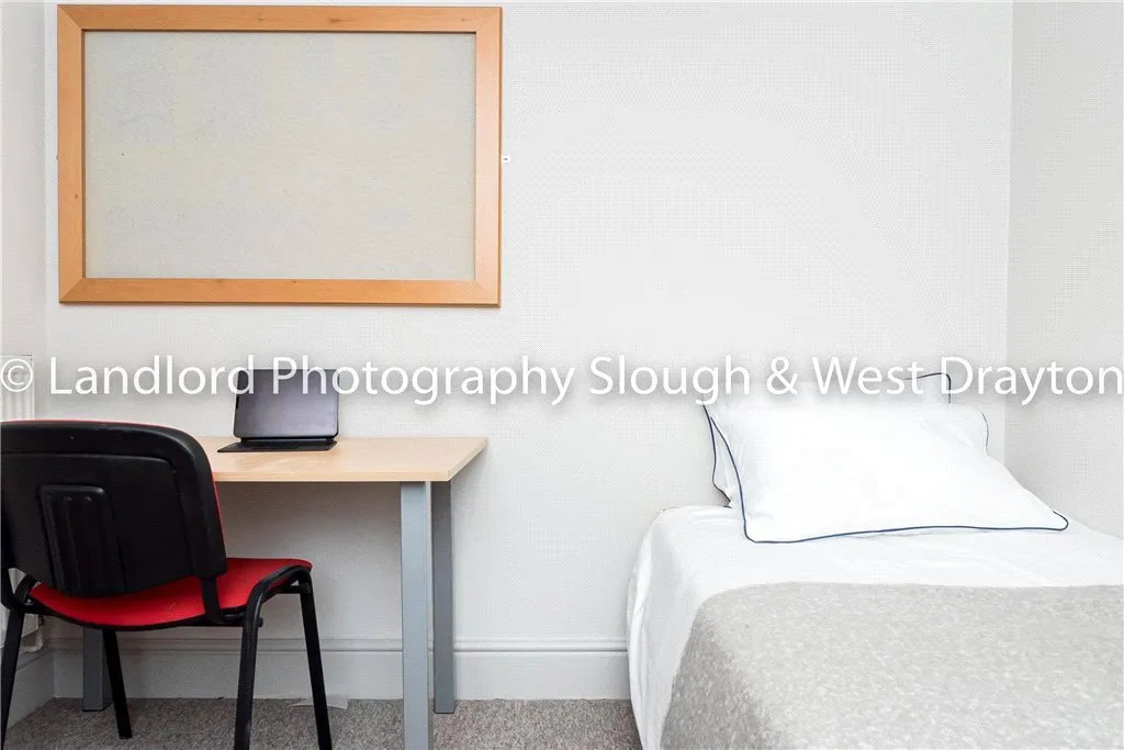 Broomfield, Guildford, GU2, photo 6